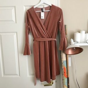 NEW! H&M Divided Blush Velvet Wrap Dress